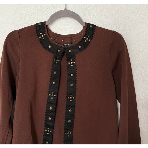 Yarns & Stitches Women's Brown Knit Studded Sweater Cardigan Size Small - Picture 2 of 13